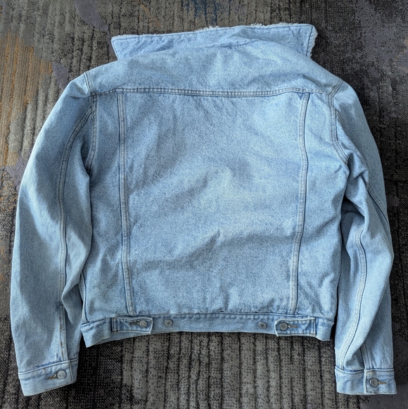 Vintage Levi's Sherpa Denim Trucker Jacket - Picture 10 of 12